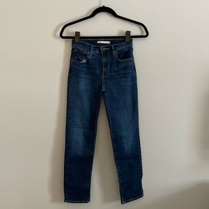 724 Levi’s High Rise Straight Crop